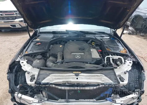 2015 Mercedes-Benz C 300 4Matic/Luxury 4Matic/Sport 4Matic из США, поврежденный, VIN 55SWF4KB2FU037297